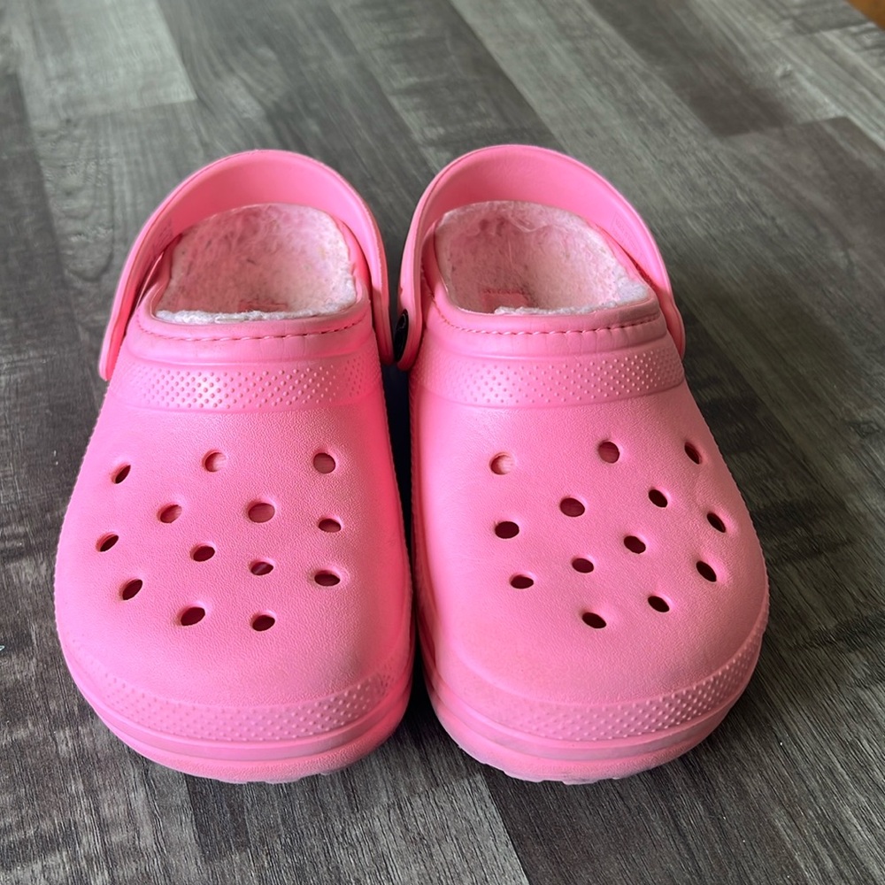 Girls crocs